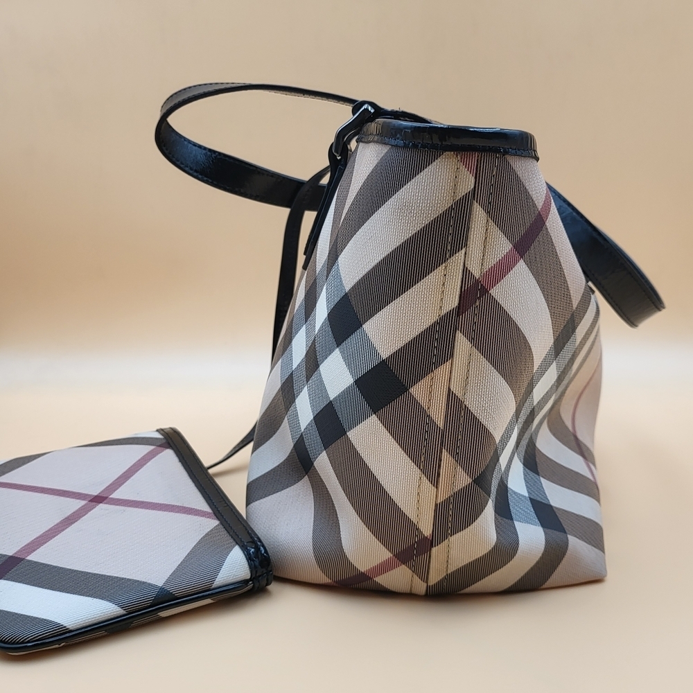 Burberry Supernova Check Coated Canvas Patent Leather Nickie Tote..Auth.. W/COA - Picture 2 of 16